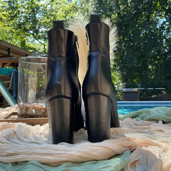 Women's Black Heel Ankle Boots - Picture 6 of 9